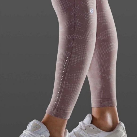 Lululemon Swift Speed Hi-Rise Tight Size 10 - Picture 3 of 8